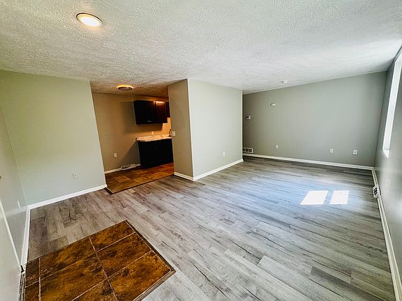 3rd image of 5501 Babcock Blvd APT 8
