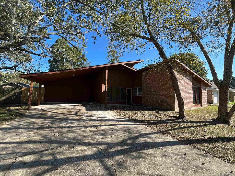 1018 Tanglebriar Dr