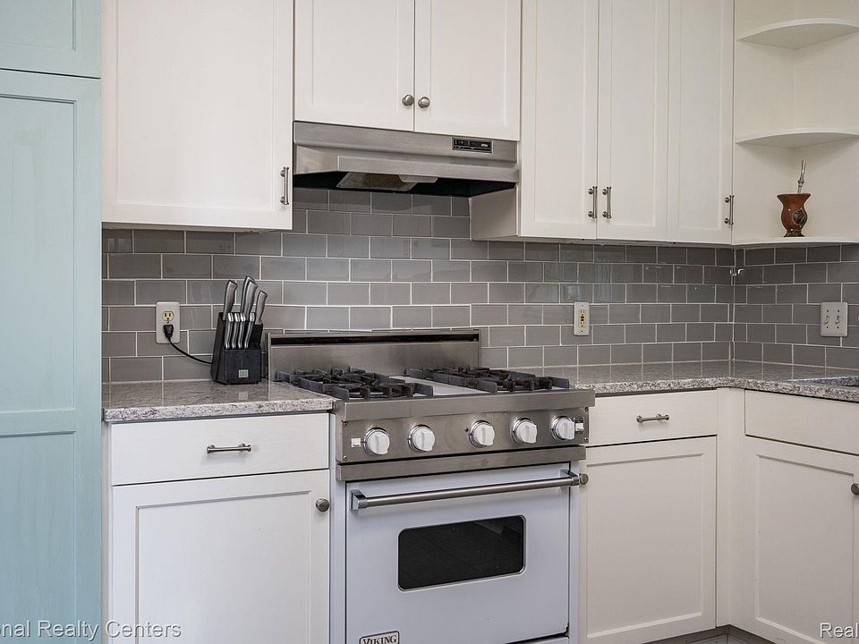 134 N Anderson St, photo 23