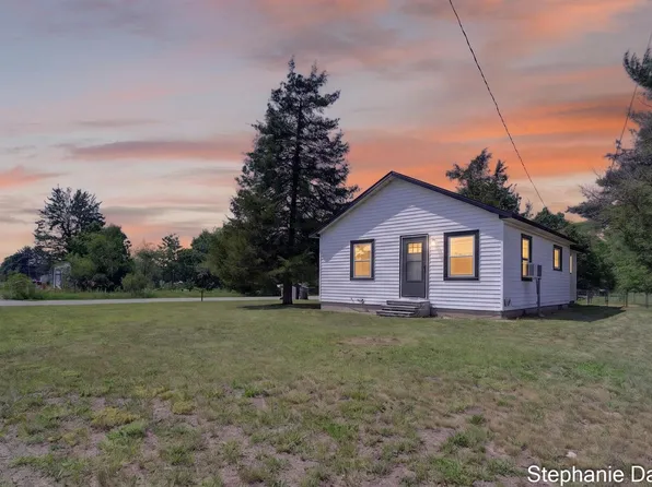 4622 E Apple Ave, Muskegon, MI 49442