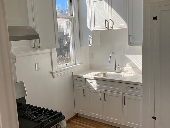5th image of 2186 California St APT 20