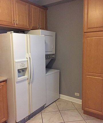5th image of 636 W Waveland Ave #F2