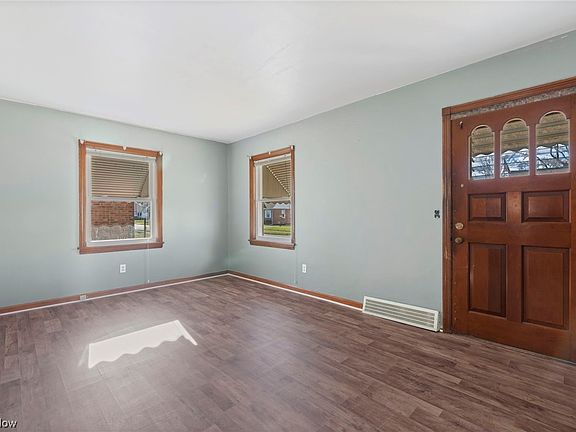 2nd image of 375 Hawthorne St