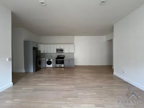 11 Gifford Ave, Jersey City, NJ