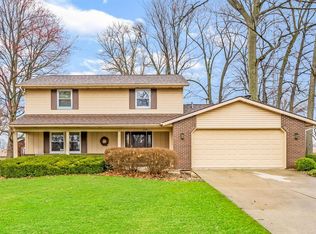 1294 N Shagbark Dr, Warsaw, IN 46582