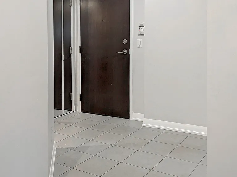 215 Sherway Gardens Rd #707 — Photo 4