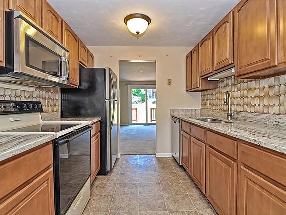 4th image of 200 Heroux Blvd Unit 1507