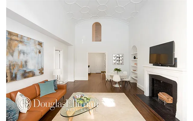 Sold by Douglas Elliman | media 26