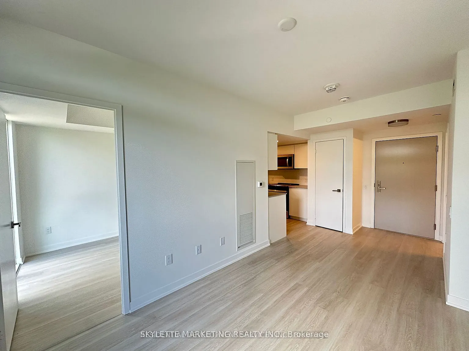 2 bed, $2,600 — Photo 3