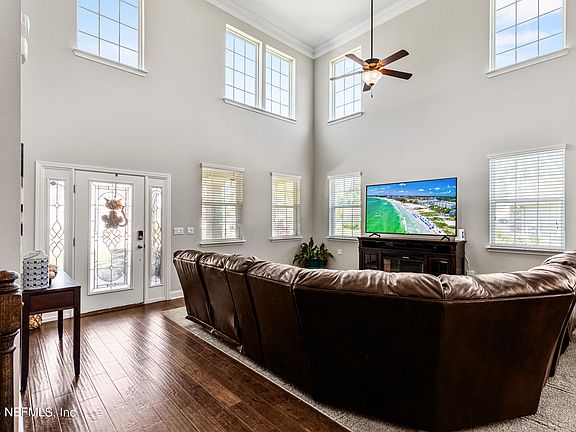 5th image of 677 FORT WILLIAM Drive