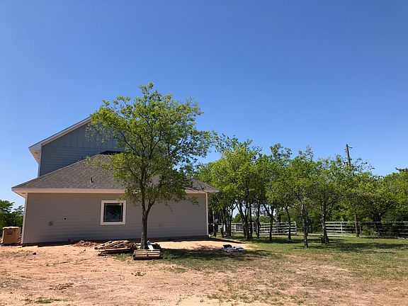 3rd image of 324 Southside Dr