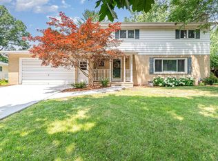 3020 Saint Marys Dr, Midland, MI