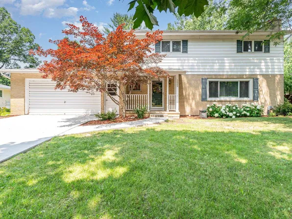 3020 Saint Marys Dr, Midland, MI 48640