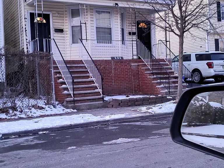 293 Ogden St #1 — Photo 8