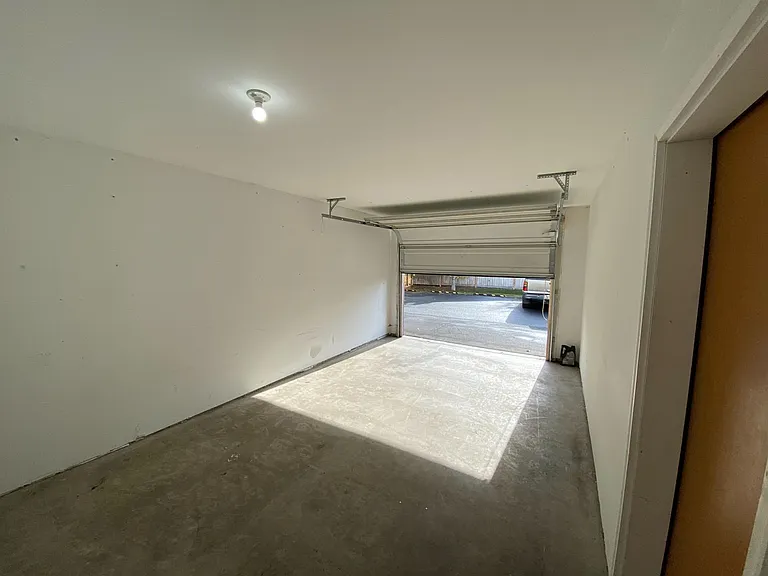1504 N Brook Ct — Photo 3