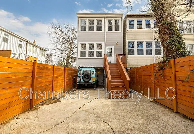 2124 N Capitol St NW — Photo 47