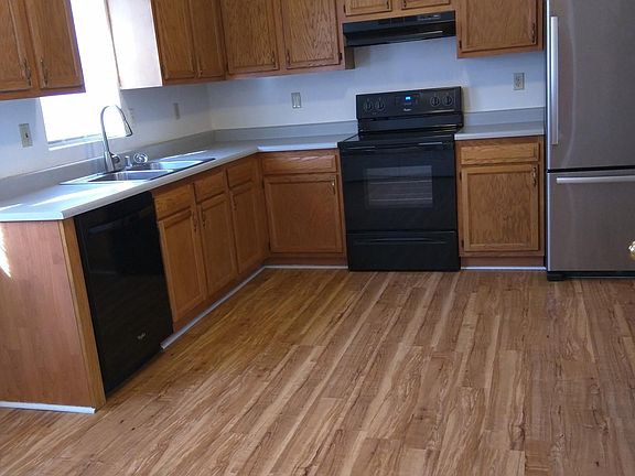 2nd image of 141 Garnet Dr