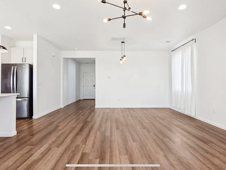1511 Lake Vista Way — Photo 6