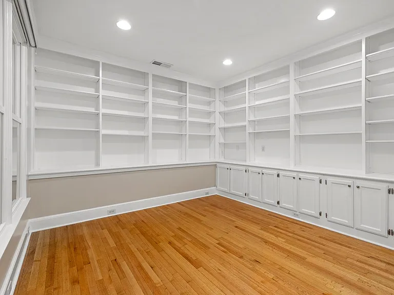 752 Island Dr — Photo 15