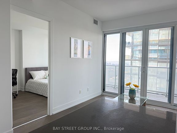 5th image of 7 Grenville St #4501