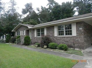 609 Wildwood Rd, Whiteville, NC 28472
