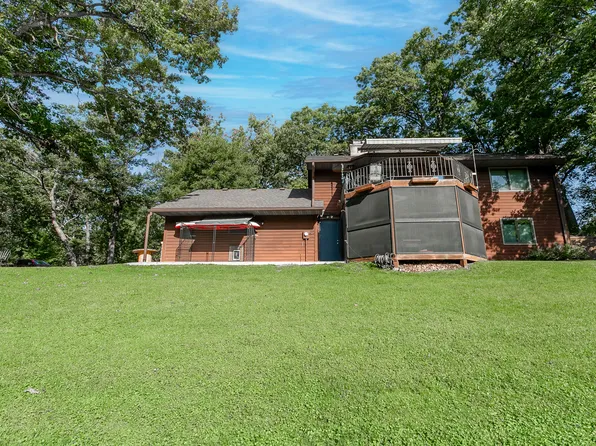 8717 Demontreville Trl N, Lake Elmo, MN 55042