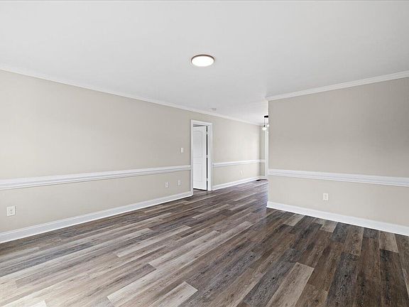 5th image of 11438 Village Square Dr