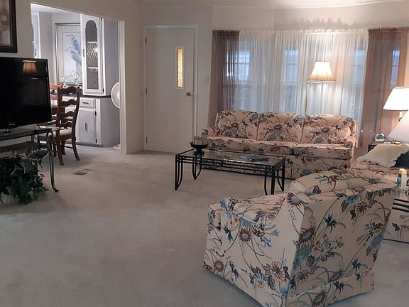 5th image of 6896B Easy St #395