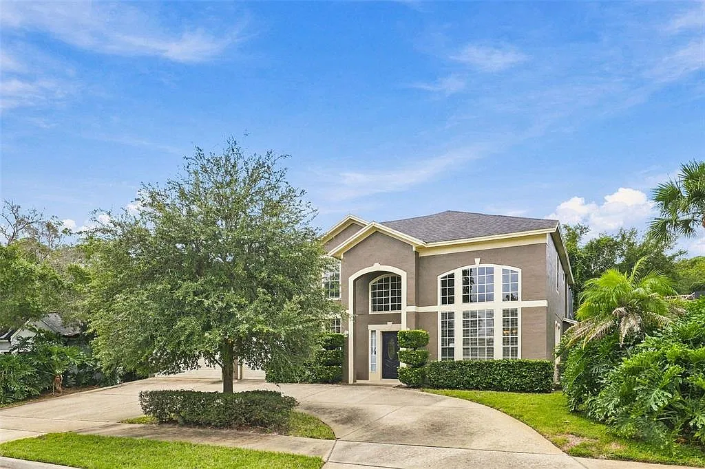 5 bed, 4.5 bath, 3543 sqft, $4,250 — Photo 2