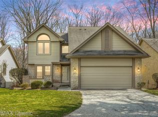 4860 Pelican Way, West Bloomfield, MI 48323