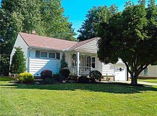 31605 Royalview Dr, Willowick, OH 44095