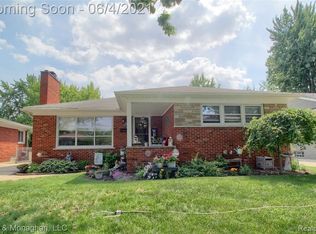 1799 Aline Dr, Grosse Pointe Woods, MI