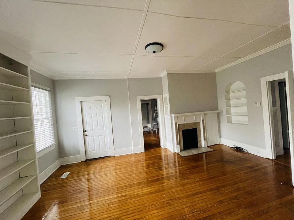 1st image of 901 N Water St #2