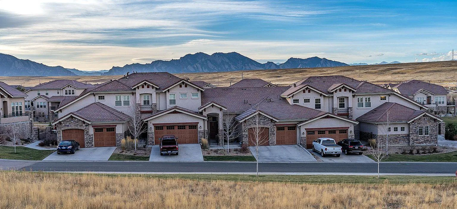4 bed, 3.5 bath, 3780 sqft, $4,190 — Photo 1