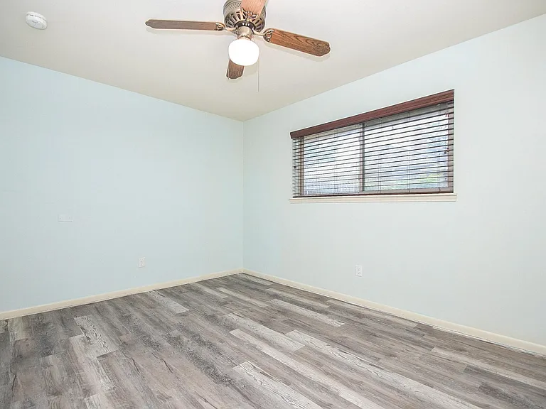 11915 N Hanworth Dr — Photo 24
