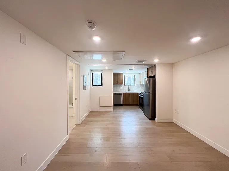 941 N Martel Ave #100B — Photo 11