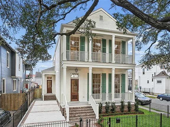 2nd image of 801 Napoleon Ave