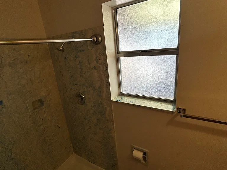 620 E 37th Pl — Photo 15