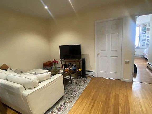 4th image of 353 Grand St #2