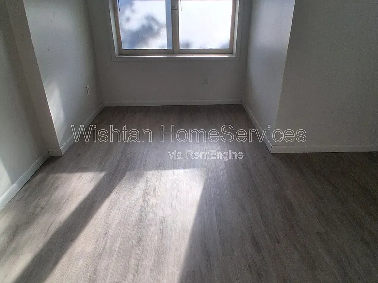 517 N 14th St #1 — Photo 12