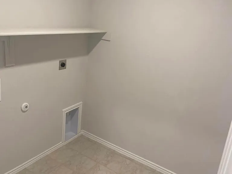 516 Taggart Trl — Photo 10