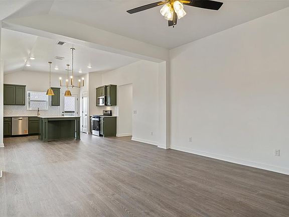 4th image of 13505 Arrowhead Blvd