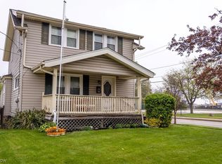 543 6th St, Fairport Harbor, OH 44077