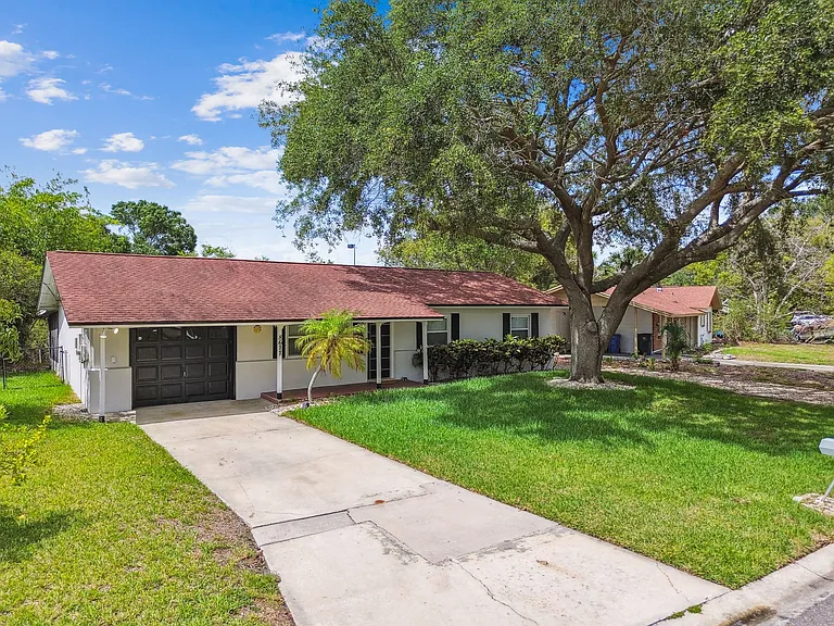 8611 Driftwood Dr — Photo 69