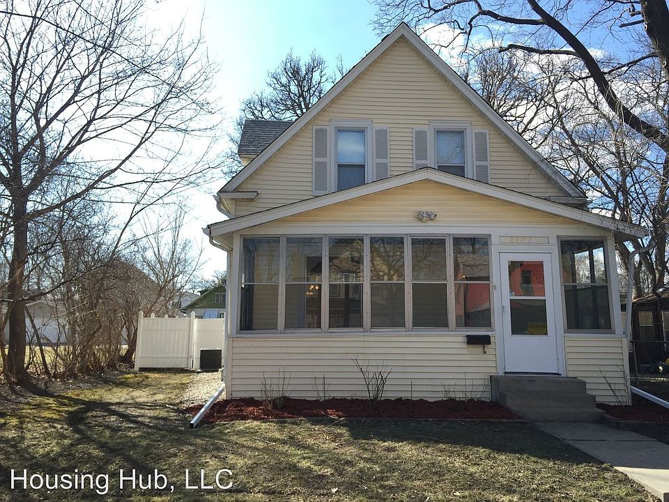 1st image of 2723 Colfax Ave N