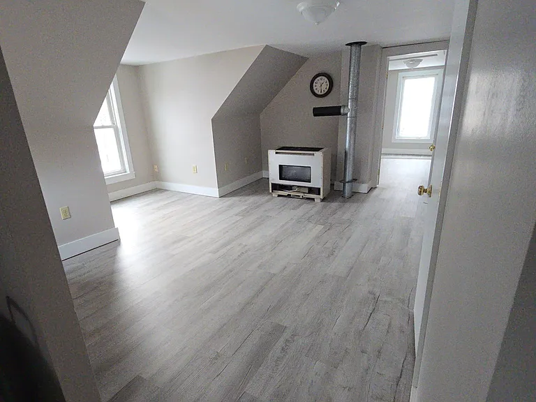 222 Cliff St #3 — Photo 3