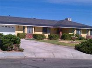 14462 Crest Dr, Victorville, CA 92395