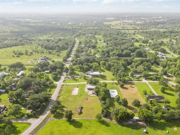 2257 County Road 529, Alvin, TX 77511