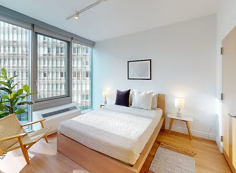 550 W 54th St #806 — Photo 2