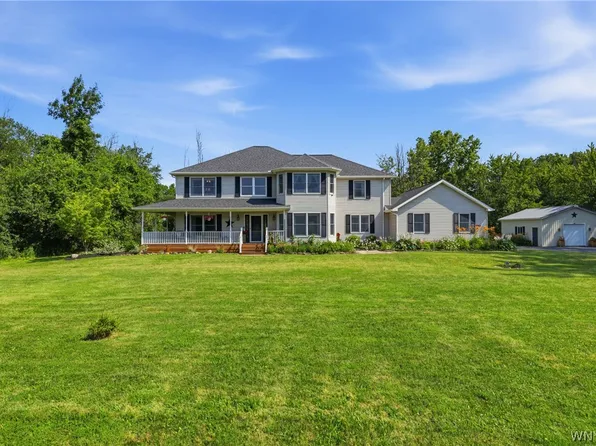 6901 Hatter Rd, Newfane, NY 14108